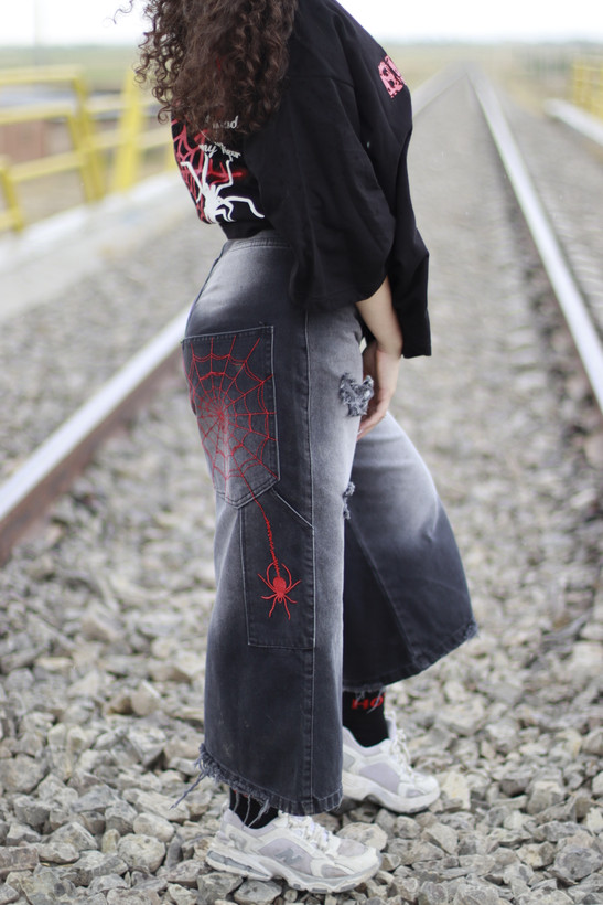 شلوار واید لگ زغالی مدل تار عنکبوت